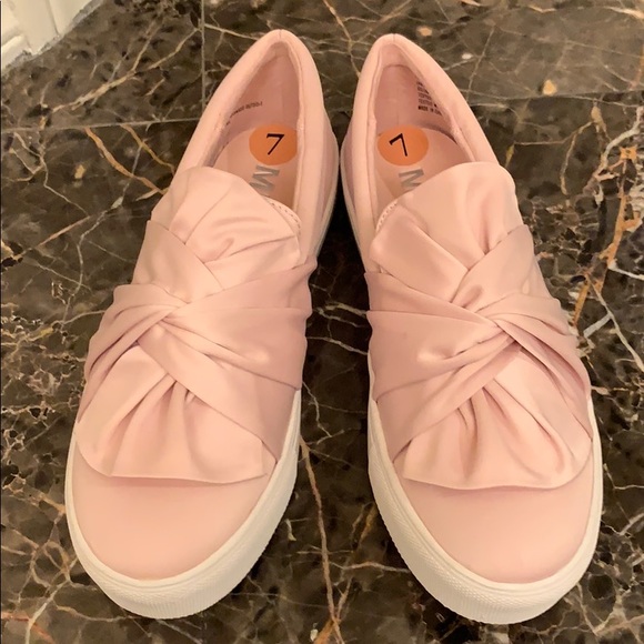 Mia Bow Sneaker (7.5 left!) - Picture 5 of 6